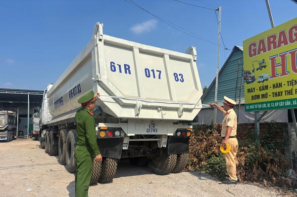 TPHCM rà soát xe tải tự đổ, sơ mi rơ moóc từ 15 tấn TPHCM rà soát xe tải tự đổ, sơ mi rơ moóc từ 15 tấn