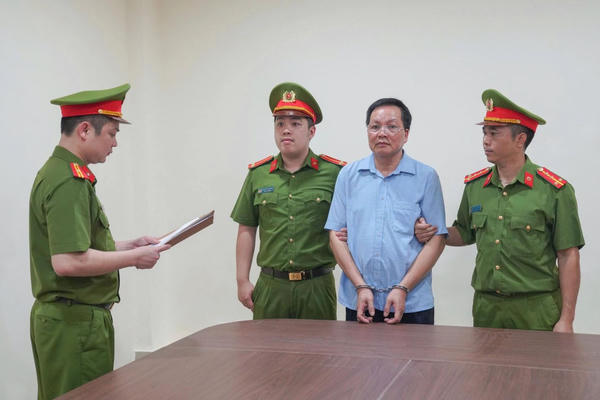 Khởi tố giám đốc, hiệu trưởng, kế toán “ăn chặn” tiền trợ cấp tại Trung tâm Trợ giúp xã hội tỉnh Phú Thọ Khởi tố giám đốc, hiệu trưởng, kế toán “ăn chặn” tiền trợ cấp tại Trung tâm Trợ giúp xã hội tỉnh Phú Thọ