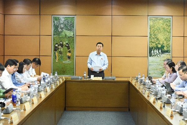 Thảo luận, góp ý các dự án luật về tư pháp