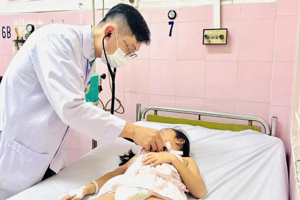 Vụ 148 học sinh nghi ngộ độc thực phẩm tại TP HCM phát hiện vi khuẩn Salmonella