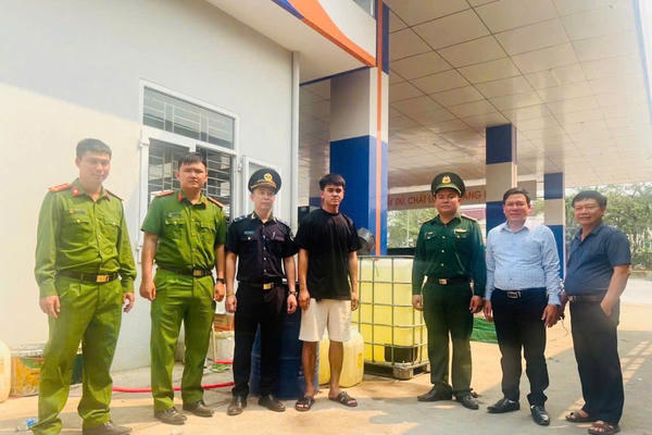 Ngăn dòng xăng dầu "chảy lậu" qua biên giới