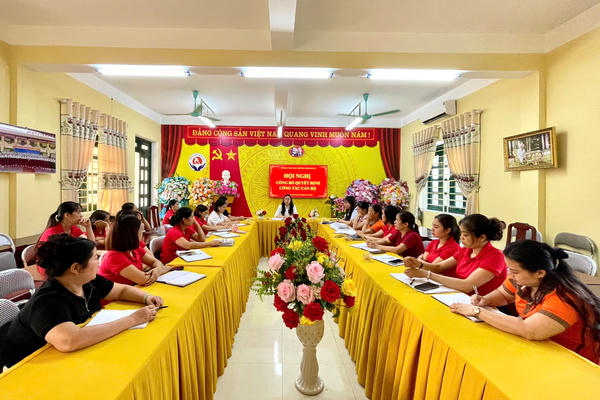 Hiệu trưởng ở Tuyên Quang bị đình chỉ công tác do xuất hiện nhiều túi lạc mốc trong bếp ăn