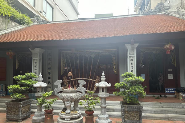 Hà Nội có một ngôi đền thờ Thần Lửa  