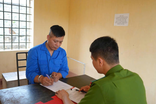 Bắt đối tượng chém người, phóng hỏa nhà hàng ở Lào Cai