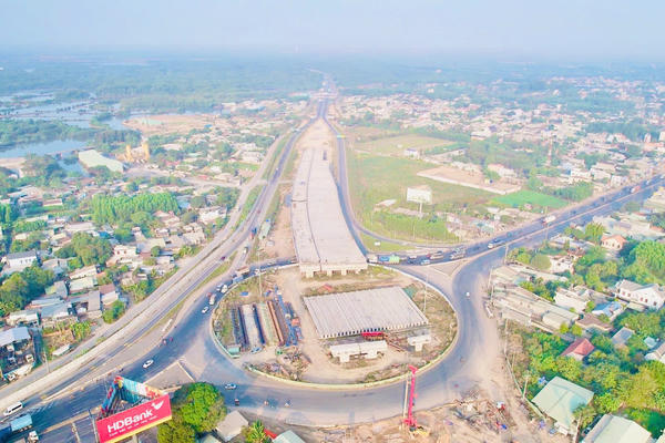 Tăng tốc hoàn thiện nút giao Quốc lộ 51 trên cao tốc Bến Lức - Long Thành