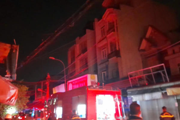 Cháy nhà trọ ở TP.HCM, hai người tử vong 