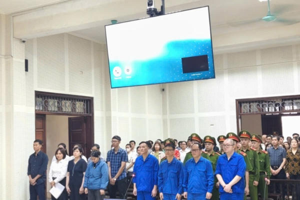 Xét xử vụ sai phạm tại Than Cọc Sáu: Cựu giám đốc cùng 11 bị cáo lĩnh án treo Xét xử vụ sai phạm tại Than Cọc Sáu: Cựu giám đốc cùng 11 bị cáo lĩnh án treo