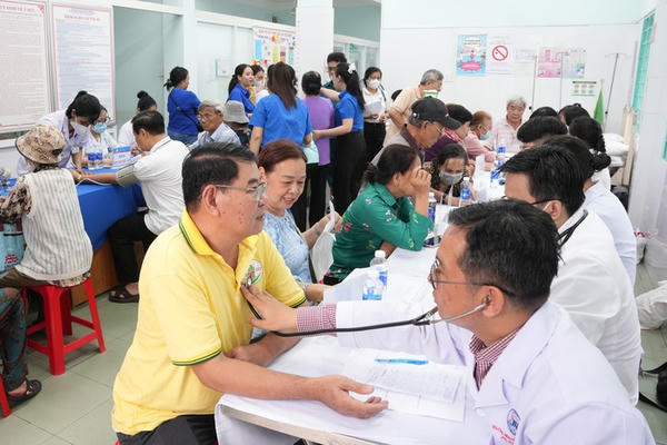 101 bệnh viện triển khai khám sức khỏe cho người dân TP HCM 101 bệnh viện triển khai khám sức khỏe cho người dân TP HCM