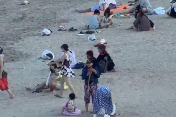 Triệt phá nhóm chuyên dàn cảnh trộm đồ của du khách tại bãi biển Nha Trang Triệt phá nhóm chuyên dàn cảnh trộm đồ của du khách tại bãi biển Nha Trang
