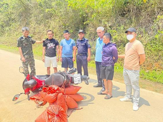 Bắt giữ vụ vận chuyển trái phép 59,2kg vảy nghi của tê tê tại Cao Bằng