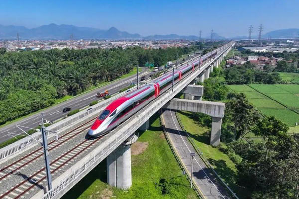 Đẩy nhanh giai đoạn chuẩn bị đầu tư dự án đường sắt tốc độ cao trên trục Bắc - Nam