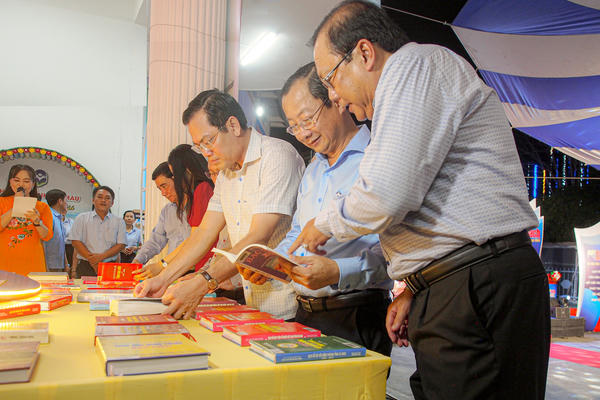 Cà Mau: Lan tỏa văn hóa đọc từ Ngày Sách và Văn hóa đọc Việt Nam