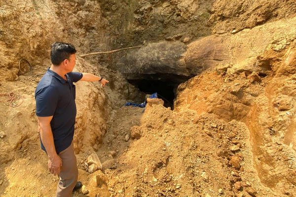 Phát hiện hầm khai thác vàng trái phép trong đồi keo