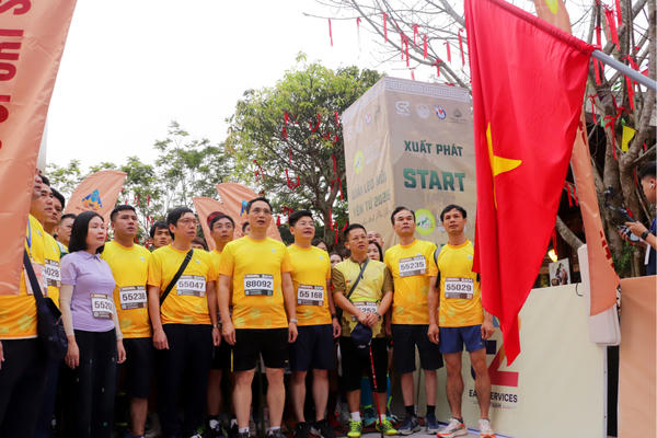 Hơn 1.000 vận động viên tham gia “Chinh phục đỉnh Phù Vân” 2026