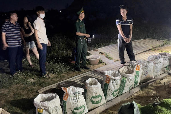 Phát hiện gần 360 kg thuốc nổ giấu trong quán ăn, dùng để bán cho dân đánh cá