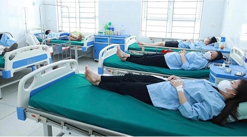 57 người nhập viện nghi ngộ độc sau khi ăn bánh mì ở Nghệ An