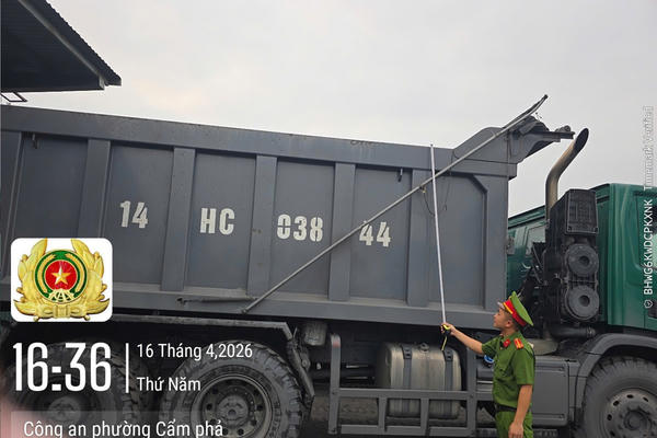 Cẩm Phả siết kiểm tra xe tải tự đổ, xe đầu kéo tải trọng lớn