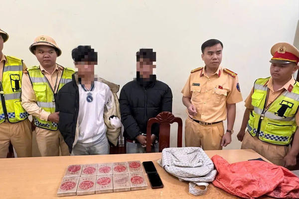 CSGT Điện Biên bắt giữ 2 đối tượng vận chuyển hơn 2,5kg nghi ma túy