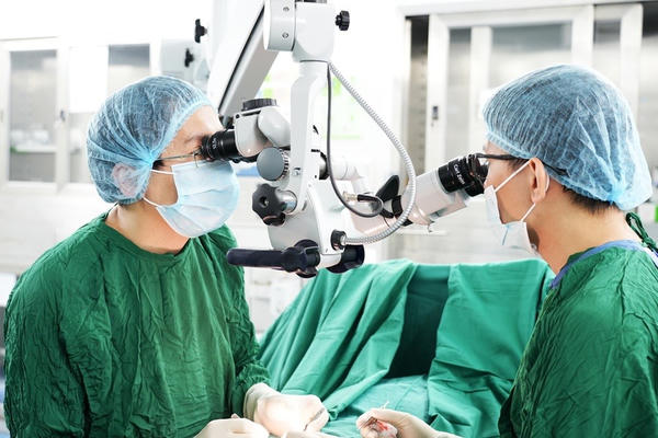 Mổ micro TESE - Tìm tinh trùng cho nam giới vô tinh