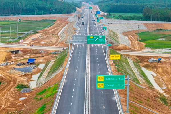 Hơn 220km tuyến đường thuộc cao tốc Bắc-Nam sẽ được đưa vào sử dụng vào ngày mai 29/4
