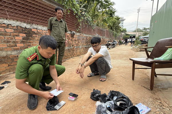 Bắt giữ đối tượng ở Đắk Lắk thuê nhà trọ, chia nhỏ ma túy để giao dịch “ẩn danh”