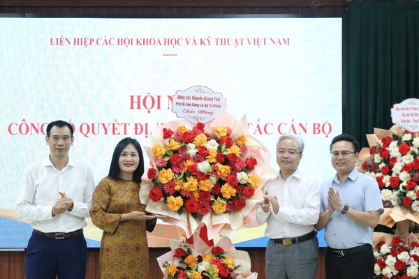 Bổ nhiệm Giám đốc, Tổng Biên tập Nhà xuất bản Tri thức