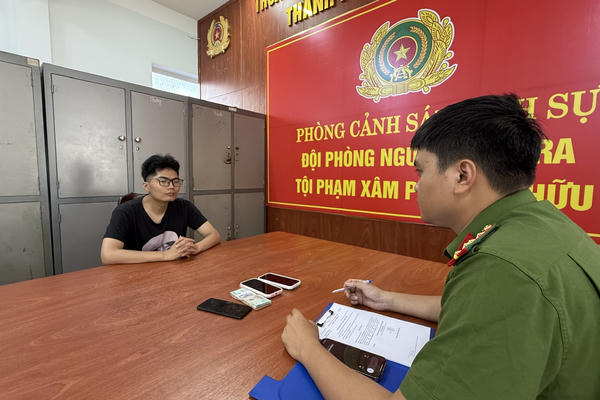 Bắt khẩn cấp nam thanh niên trộm 5 cây vàng của em gái người yêu