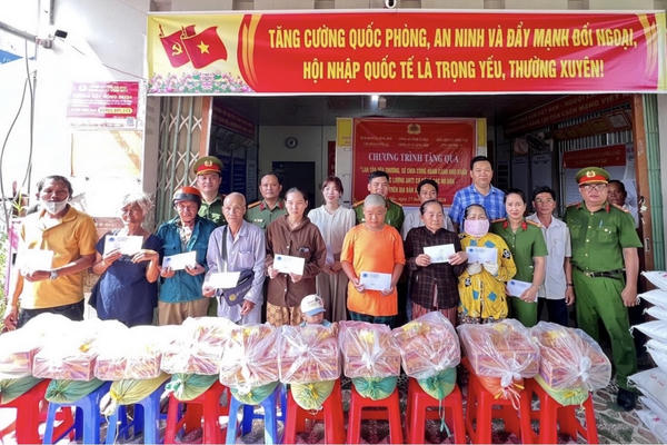 Công an Cà Mau: Lan tỏa nghĩa tình vì Nhân dân phục vụ từ những việc làm thiết thực