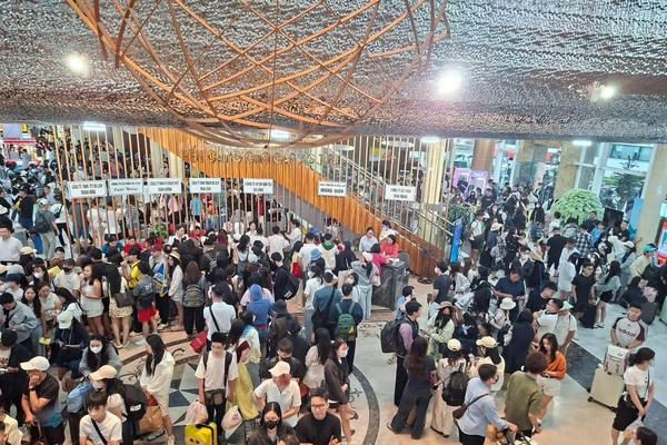 Gần 19.500 lượt du khách đi các tuyến đảo Vân Đồn, Cô Tô trong ngày 30/4