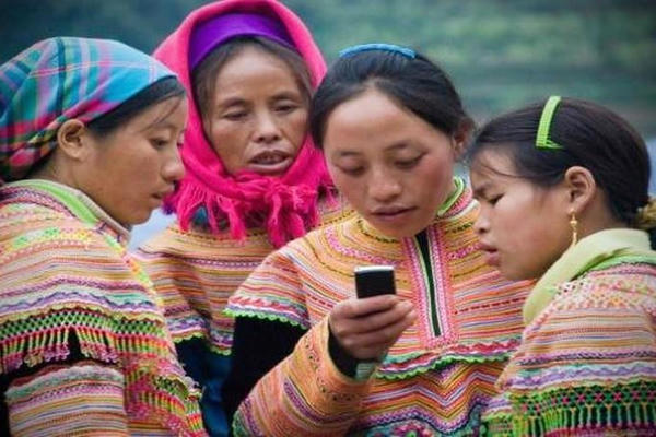 Hỗ trợ 400.000 điện thoại thông minh cho hộ nghèo, hộ cận nghèo