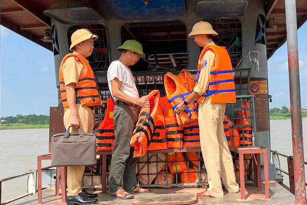 CSGT đường thuỷ kiểm soát chặt hoạt động vận tải khách trên sông 
