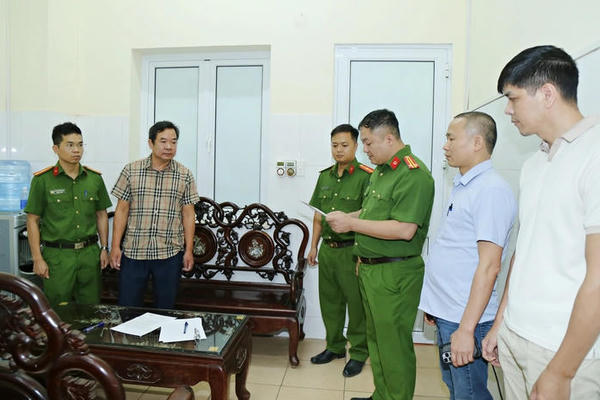 Phó giám đốc bệnh viện Phổi Hà Nội làm giả bệnh án lao, giúp tội phạm trốn thi hành án