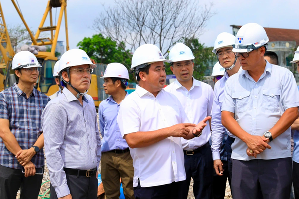 Bí thư Hà Nội trực tiếp kiểm tra, chốt tiến độ nhiều dự án trọng điểm
