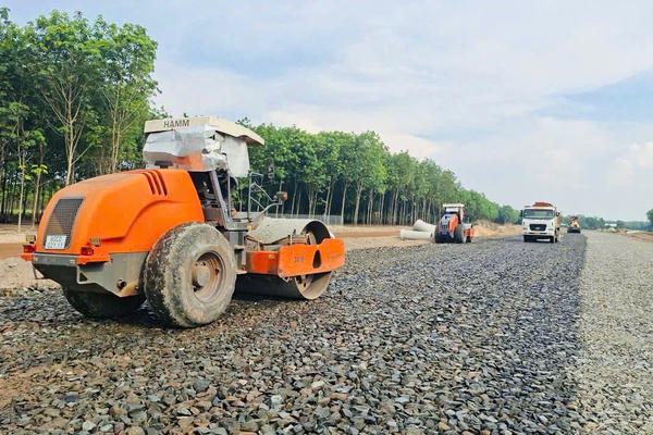 Tăng tốc trục giao thông phía Tây QL13, kết nối TP.HCM với cửa khẩu Hoa Lư
