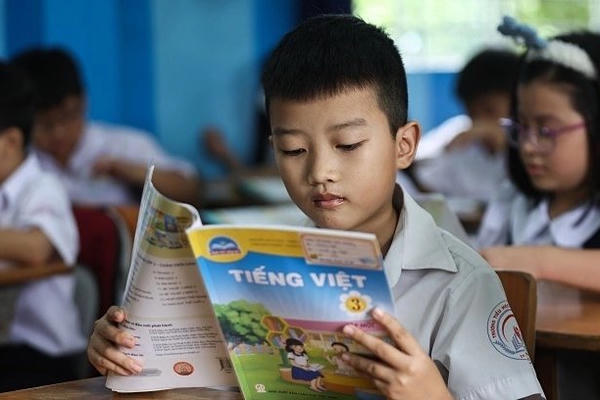 Vì sao không thể biên soạn bộ SGK mới dùng chung toàn quốc?