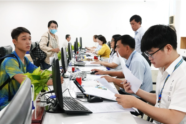 Công chức có hơn 14 năm đóng BHXH xin thôi việc được hưởng chế độ như thế nào?
