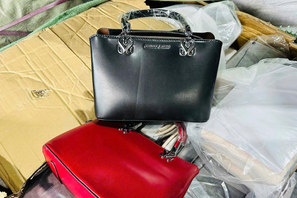 Gần 15.000 sản phẩm mỹ phẩm, thời trang nghi giả mạo nhãn hiệu nổi tiếng