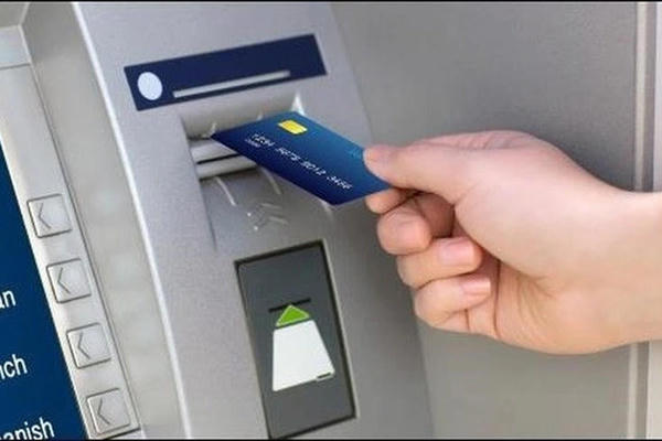 Bắt giam gã thanh niên rút trộm hơn 48 triệu đồng nhờ đoán trúng mật khẩu thẻ ATM
Bắt giam gã thanh niên rút trộm hơn 48 triệu đồng nhờ đoán trúng mật khẩu thẻ ATM