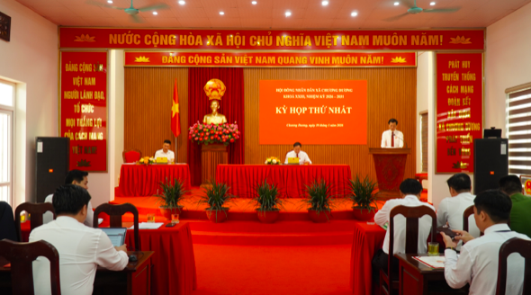 Hà Nội: HĐND xã Chương Dương đề nghị làm rõ hàng loạt dấu hiệu bất cập trong quản lý, điều hành
Hà Nội: HĐND xã Chương Dương đề nghị làm rõ hàng loạt dấu hiệu bất cập trong quản lý, điều hành