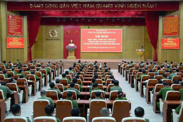 Công an thành phố Đồng Nai quán triệt, triển khai phương án bảo đảm ANTT Lễ công bố thành lập Thành phố Đồng Nai Công an thành phố Đồng Nai quán triệt, triển khai phương án bảo đảm ANTT Lễ công bố thành lập Thành phố Đồng Nai