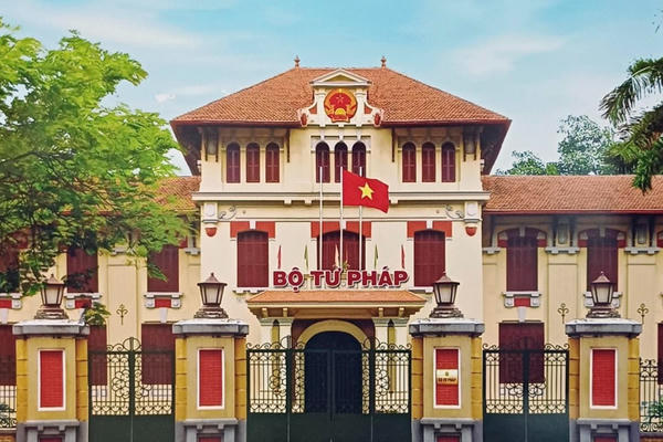 Lấy ý kiến đề nghị khen thưởng “Huân chương Lao động” hạng Ba cho tập thể Báo Pháp luật Việt Nam Lấy ý kiến đề nghị khen thưởng “Huân chương Lao động” hạng Ba cho tập thể Báo Pháp luật Việt Nam