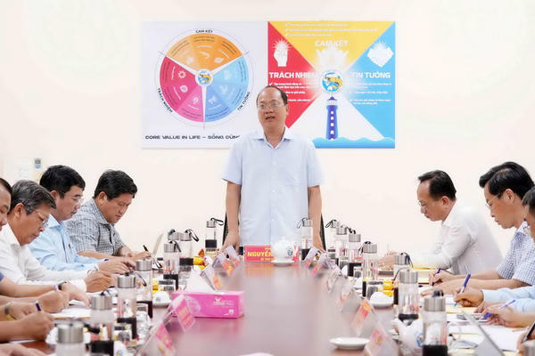 Cà Mau: Tháo gỡ khó khăn cho Khu nông nghiệp ứng dụng công nghệ cao phát triển tôm Bạc Liêu