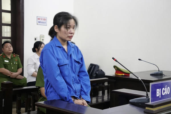 Tuyên phạt nữ giúp việc 24 tháng tù vì hành hạ cụ bà 82 tuổi