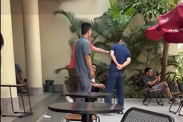 Đi đòi tiền môi giới thuê nhà, nam thanh nhiên bị tát thủng màng nhĩ Đi đòi tiền môi giới thuê nhà, nam thanh nhiên bị tát thủng màng nhĩ