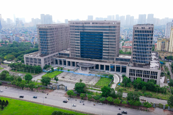Hà Nội sẽ di dời trụ sở làm việc của các Bộ, ngành, cơ quan Trung ương ra ngoài khu vực nội đô
Hà Nội sẽ di dời trụ sở làm việc của các Bộ, ngành, cơ quan Trung ương ra ngoài khu vực nội đô
