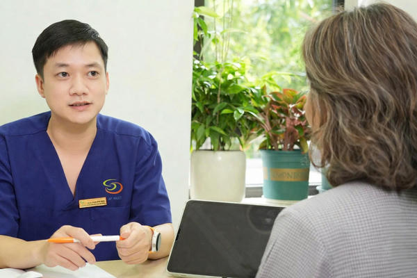 Nữ Việt kiều 51 tuổi vượt qua “cơn bão” mãn kinh nhờ quyết định về nước điều trị