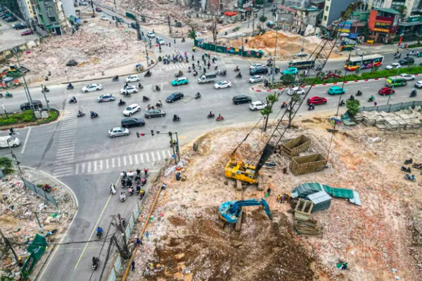 Hà Nội phân luồng nút La Thành - Nguyễn Chí Thanh từ 18/5 để thi công Vành đai 1
Hà Nội phân luồng nút La Thành - Nguyễn Chí Thanh từ 18/5 để thi công Vành đai 1
