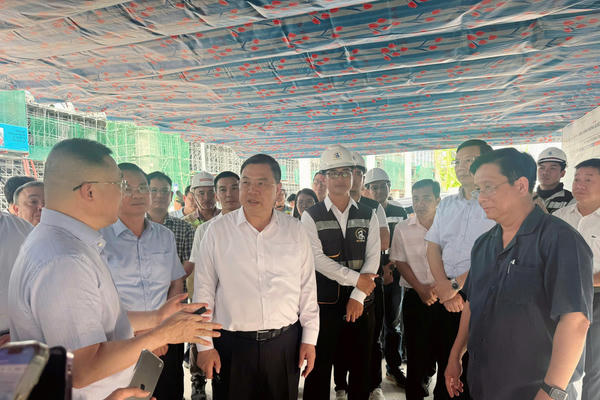 Phó Thủ tướng Thường trực Chính phủ Phạm Gia Túc kiểm tra tiến độ hạ tầng phục vụ APEC 2027 tại Phú Quốc