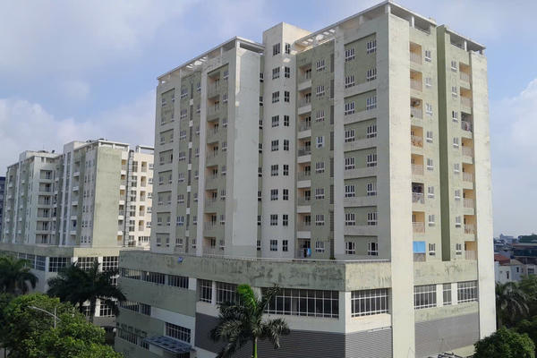 Cận cảnh khu tái định cư của các hộ dân di dời để xây cầu Tứ Liên, Trần Hưng Đạo Cận cảnh khu tái định cư của các hộ dân di dời để xây cầu Tứ Liên, Trần Hưng Đạo