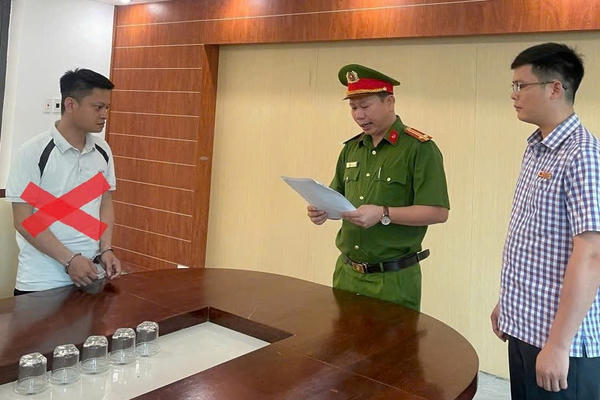 Lừa đảo chiếm đoạt tài sản, nguyên cán bộ Ban giải phóng mặt bằng bị khởi tố, bắt tạm giam Lừa đảo chiếm đoạt tài sản, nguyên cán bộ Ban giải phóng mặt bằng bị khởi tố, bắt tạm giam